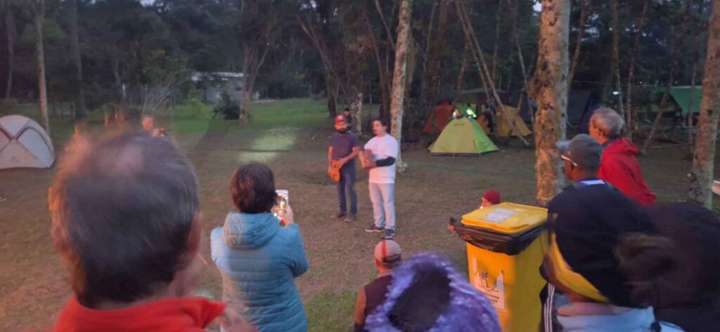 Noite no acampamento do 1o dia da Circunavegação de Iguape. Apresentação de Fandango