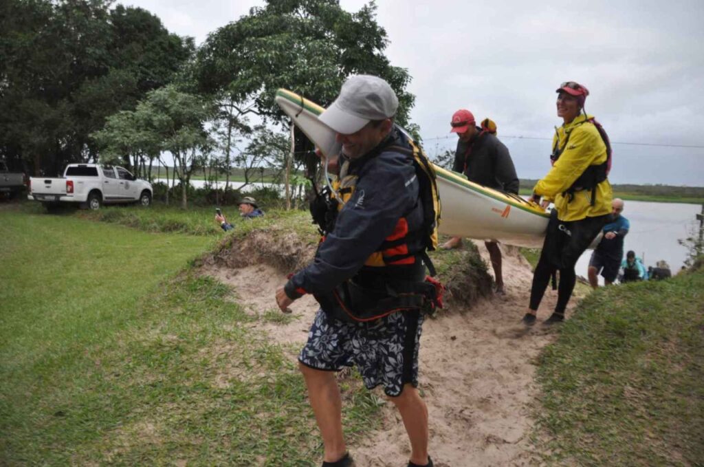 Chegada no acampamento do 1o dia da Circunavegação de Iguape