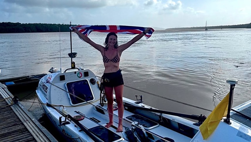 Chegada de Zara Lachlan na Guiana Francesa
Travessia transatlântica solitária de caiaque