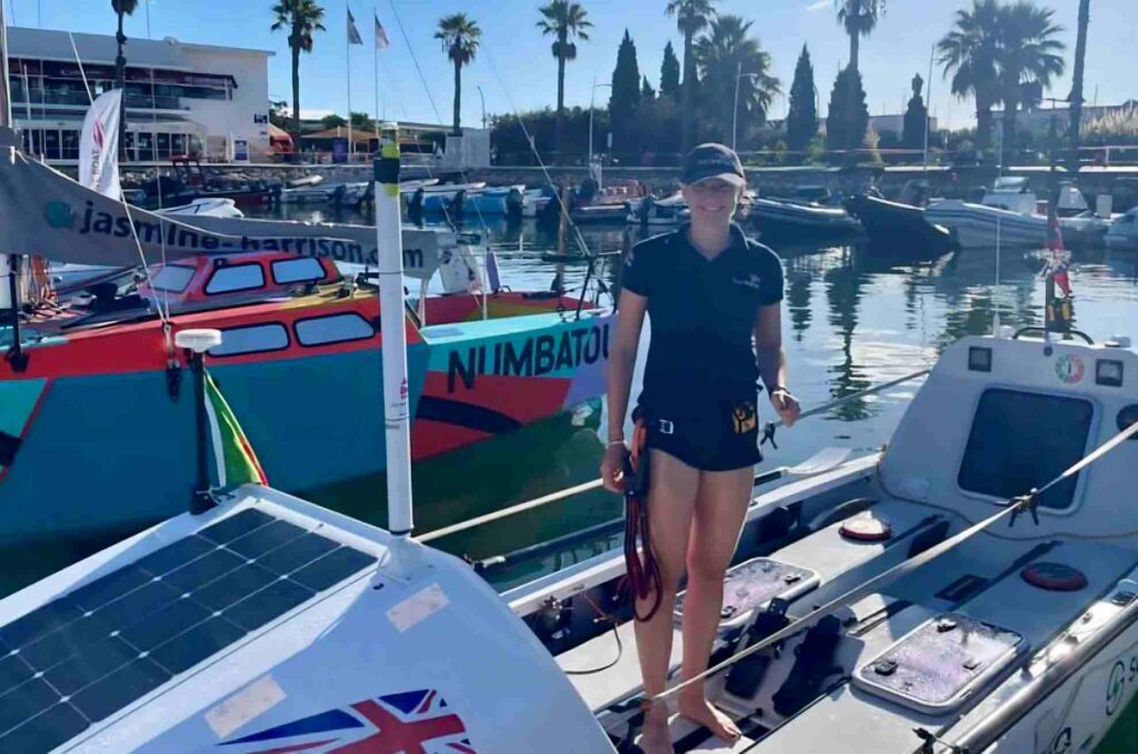 Travessia transatlântica solitária de caiaque de Zara Lachlan